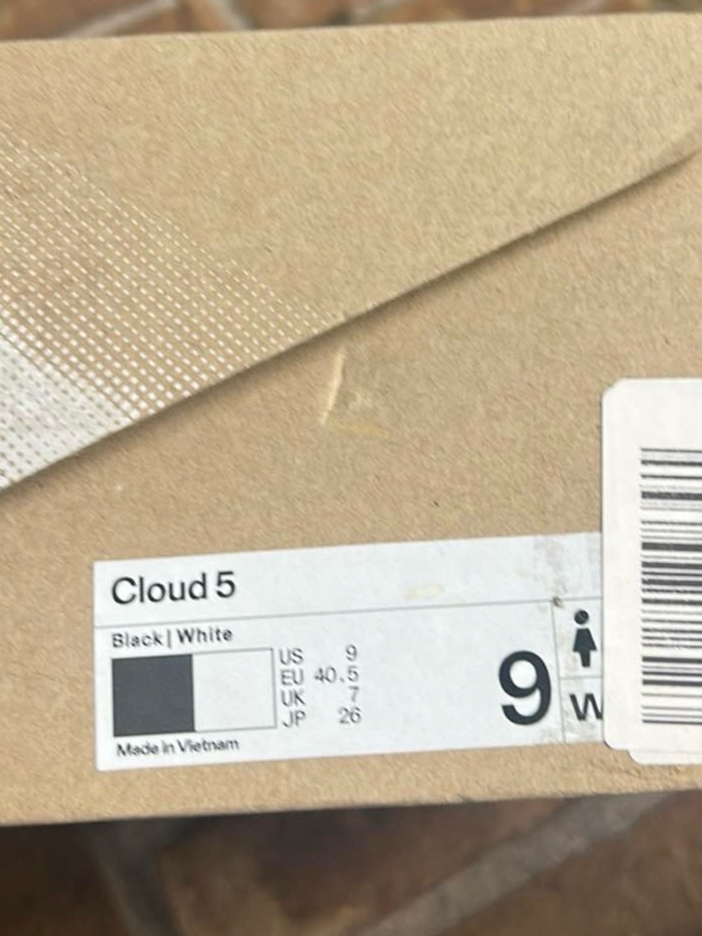 On Cloud 5 womens Sneakers - NIB Black/White - Picture 6 of 7